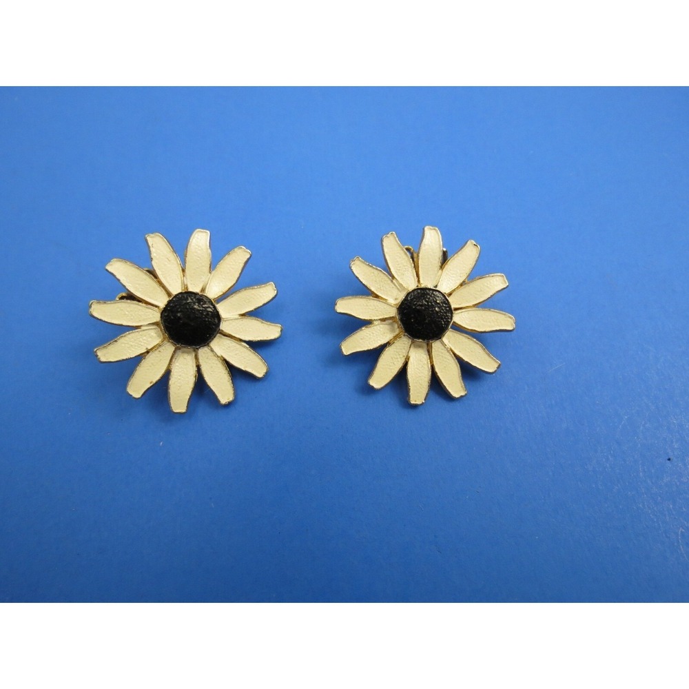 Vintage Black and White Enamel Flower Power Clip on Earrings